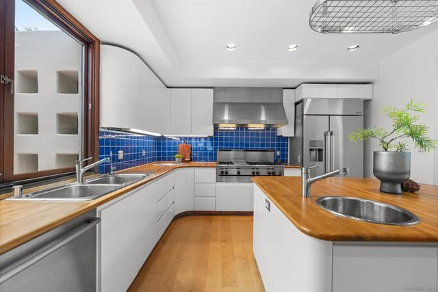 2320 Camino del Collado, La Jolla, CA 92037