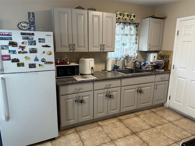 700 SW 28th Ter, Fort Lauderdale, FL 33312