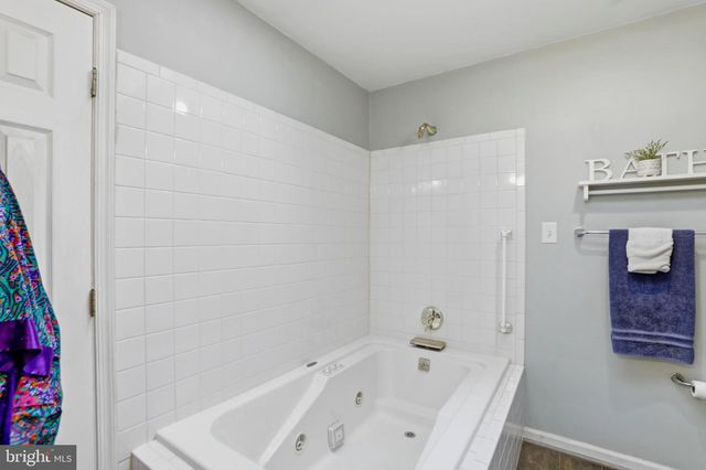 740 HETZEL TER SE, Leesburg, VA 20175