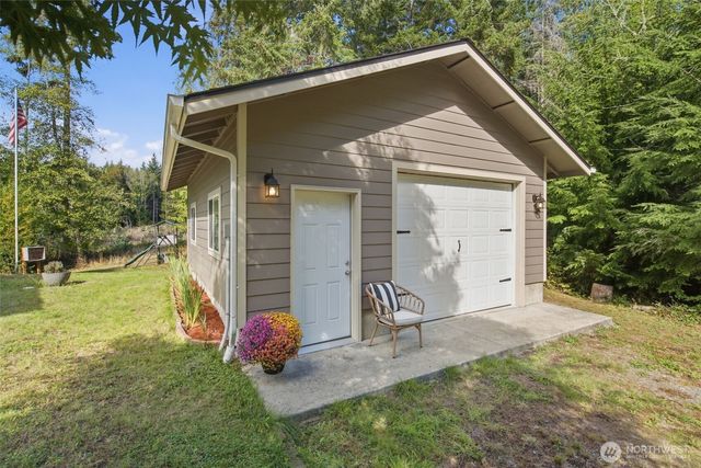 201 E Battles Lane, Grapeview, WA 98546