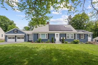 120 Brattle St, Worcester, MA 01606