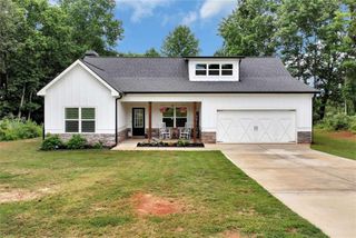 515 Forest Lake Road, Pendergrass, GA 30567