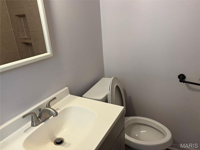 939 Green Mount Lane, Belleville, IL 62220