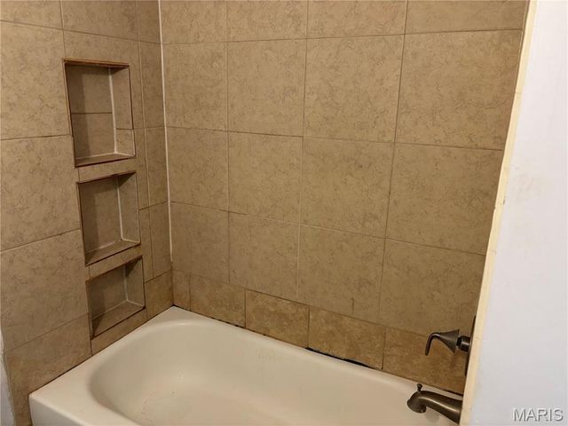 939 Green Mount Lane, Belleville, IL 62220