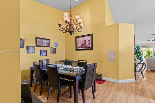 7464 S Pinewalk Dr S 81-18, Margate, FL 33063