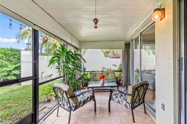 7464 S Pinewalk Dr S 81-18, Margate, FL 33063