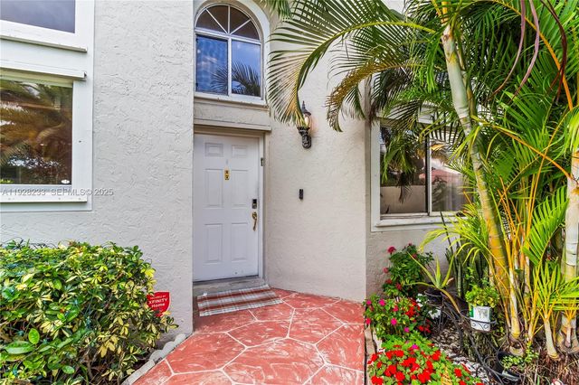 7464 S Pinewalk Dr S 81-18, Margate, FL 33063