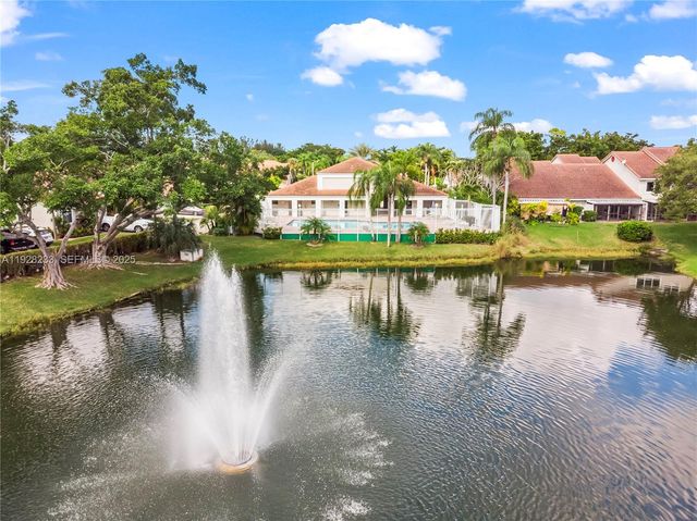 7464 S Pinewalk Dr S 81-18, Margate, FL 33063