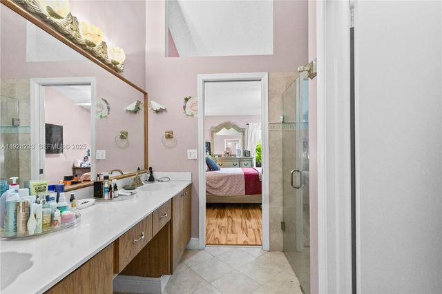 7464 S Pinewalk Dr S 81-18, Margate, FL 33063