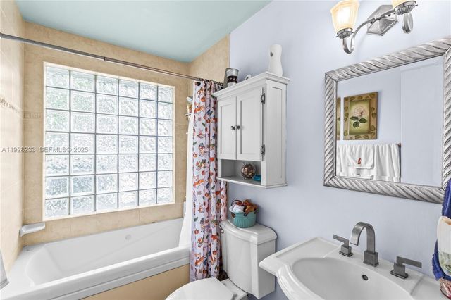 7464 S Pinewalk Dr S 81-18, Margate, FL 33063