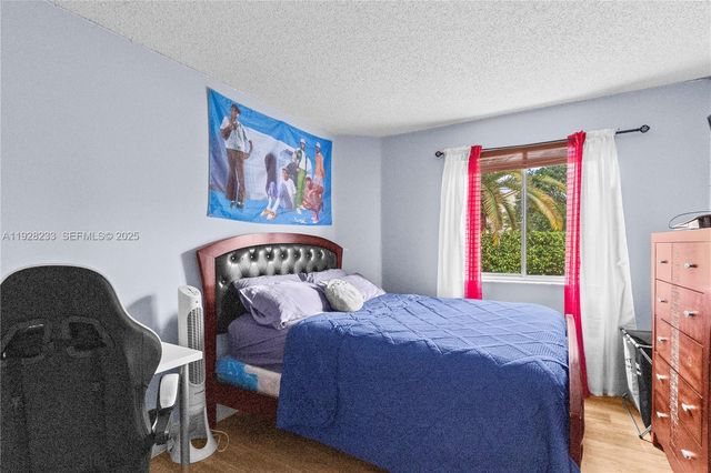 7464 S Pinewalk Dr S 81-18, Margate, FL 33063