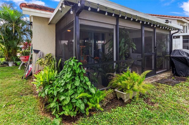 7464 S Pinewalk Dr S 81-18, Margate, FL 33063