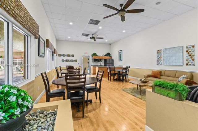 7464 S Pinewalk Dr S 81-18, Margate, FL 33063