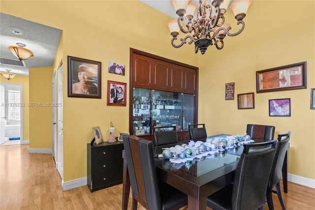 7464 S Pinewalk Dr S 81-18, Margate, FL 33063