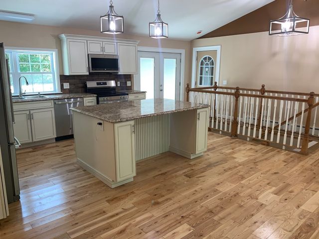 407 South Road, Templeton, MA 01468