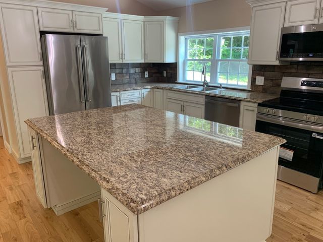 407 South Road, Templeton, MA 01468