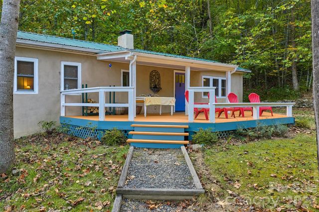 1087 N Turkey Creek Road, Leicester, NC 28748