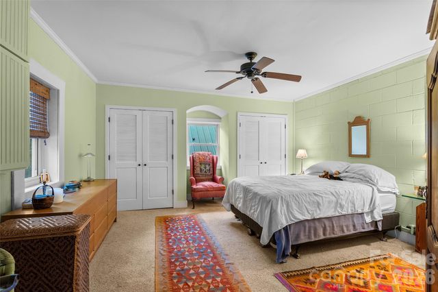 1087 N Turkey Creek Road, Leicester, NC 28748