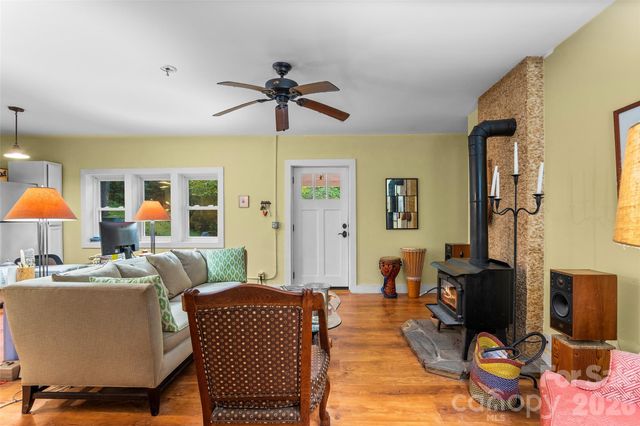 1087 N Turkey Creek Road, Leicester, NC 28748