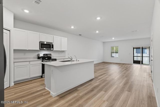 6936 GOLDEN MONARCH Avenue, Jacksonville, FL 32217