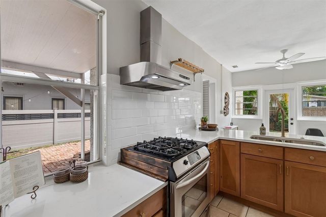 2502 W NORTH A STREET, Tampa, FL 33609