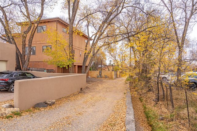 223 E Santa Fe C, Santa Fe, NM 87505