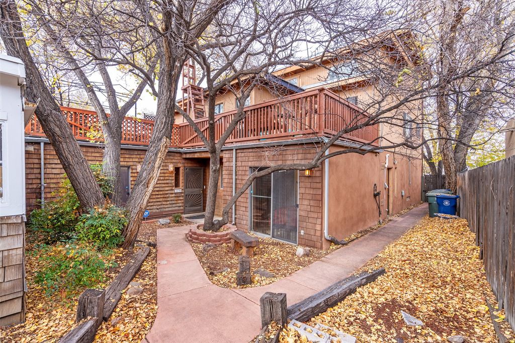 223 E Santa Fe C, Santa Fe, NM 87505