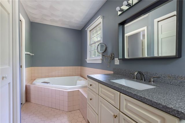 1081 Mooresfield Road, South Kingstown, RI 02879