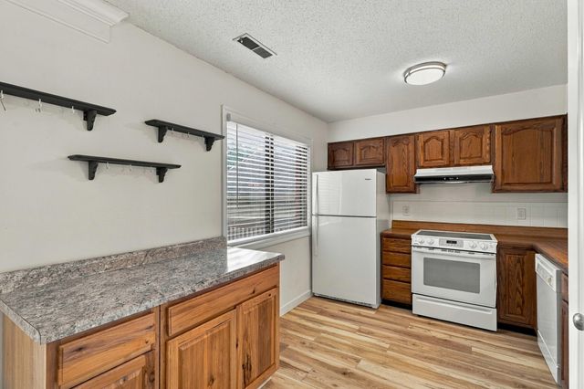 104 E GREEN MEADOWS RD 22, Columbia, MO 65203
