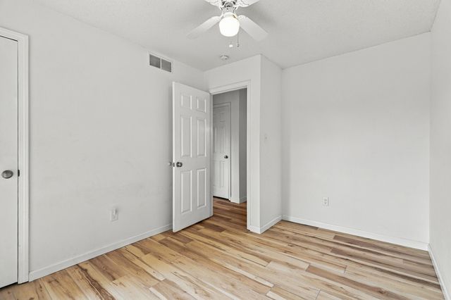 104 E GREEN MEADOWS RD 22, Columbia, MO 65203
