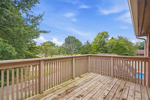 104 E GREEN MEADOWS RD 22, Columbia, MO 65203