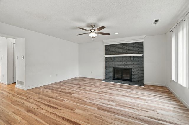 104 E GREEN MEADOWS RD 22, Columbia, MO 65203
