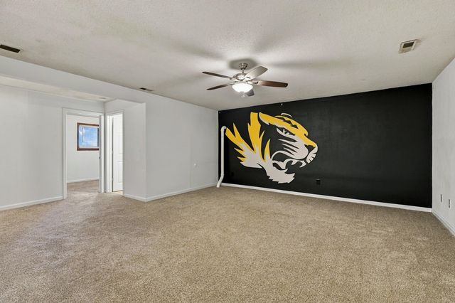 104 E GREEN MEADOWS RD 22, Columbia, MO 65203