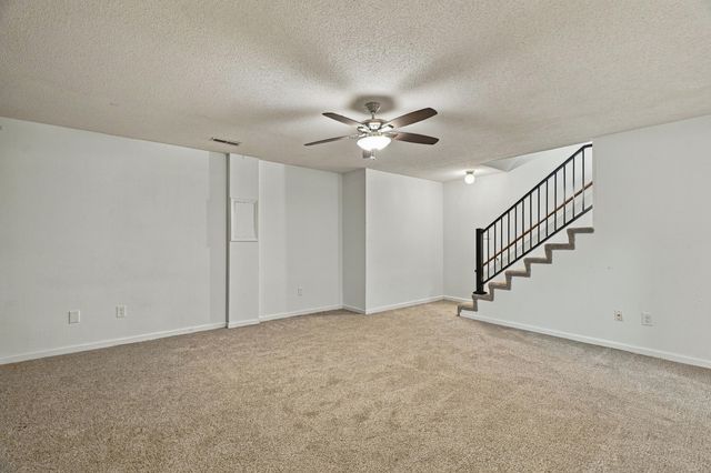 104 E GREEN MEADOWS RD 22, Columbia, MO 65203