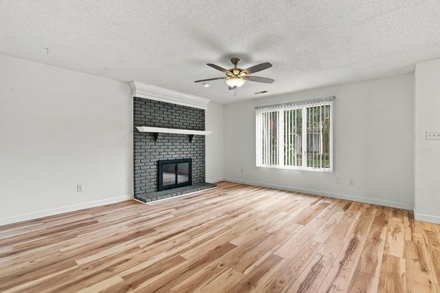 104 E GREEN MEADOWS RD 22, Columbia, MO 65203