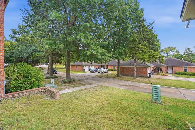 104 E GREEN MEADOWS RD 22, Columbia, MO 65203