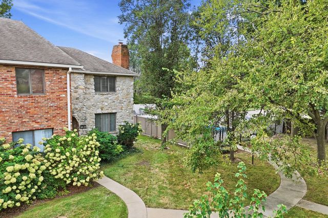 104 E GREEN MEADOWS RD 22, Columbia, MO 65203