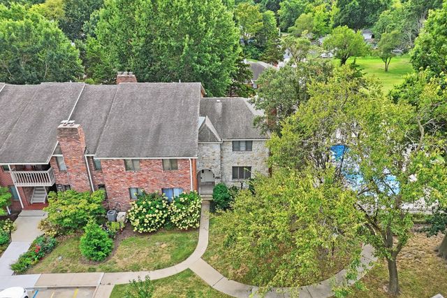 104 E GREEN MEADOWS RD 22, Columbia, MO 65203