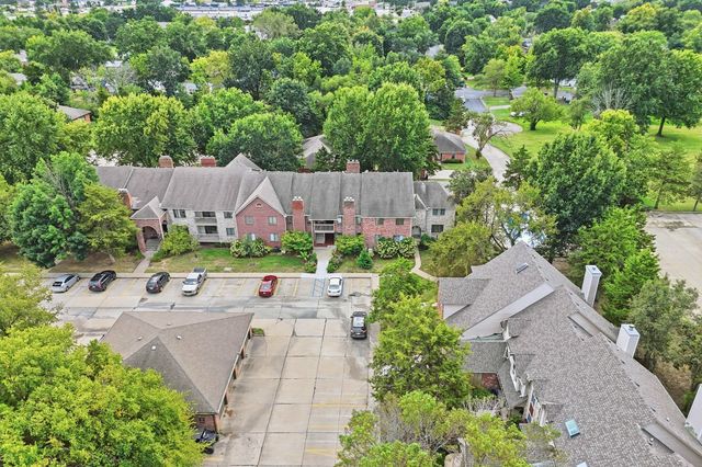 104 E GREEN MEADOWS RD 22, Columbia, MO 65203