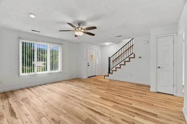 104 E GREEN MEADOWS RD 22, Columbia, MO 65203
