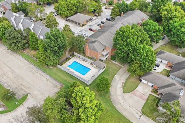 104 E GREEN MEADOWS RD 22, Columbia, MO 65203