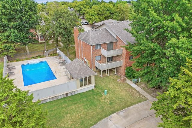 104 E GREEN MEADOWS RD 22, Columbia, MO 65203