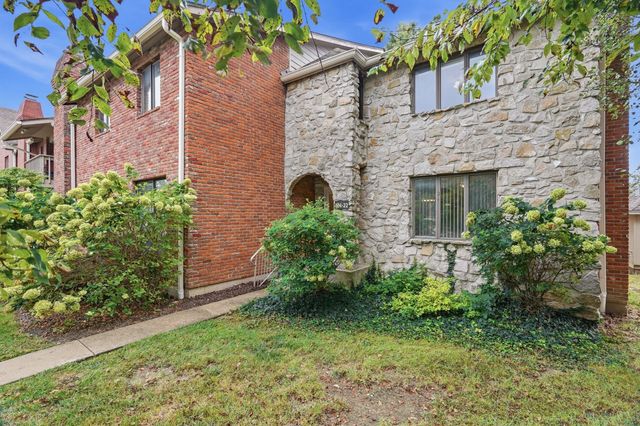 104 E GREEN MEADOWS RD 22, Columbia, MO 65203