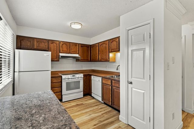 104 E GREEN MEADOWS RD 22, Columbia, MO 65203