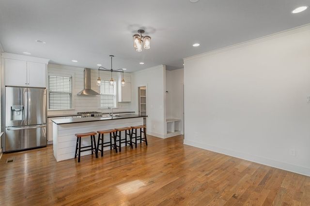 5802 Maxon Ave, Nashville, TN 37209