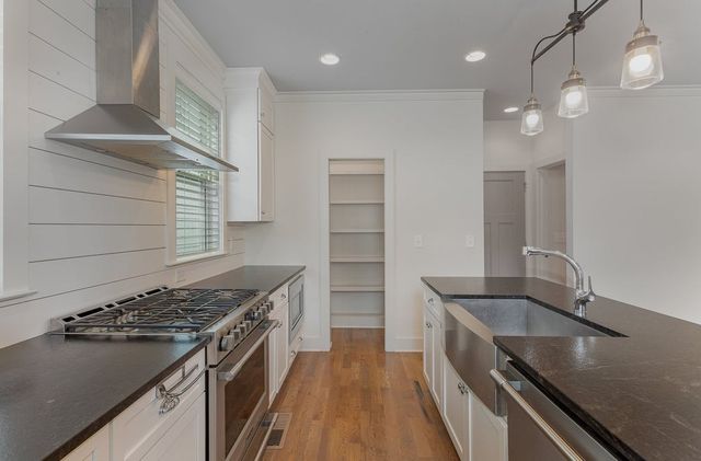 5802 Maxon Ave, Nashville, TN 37209