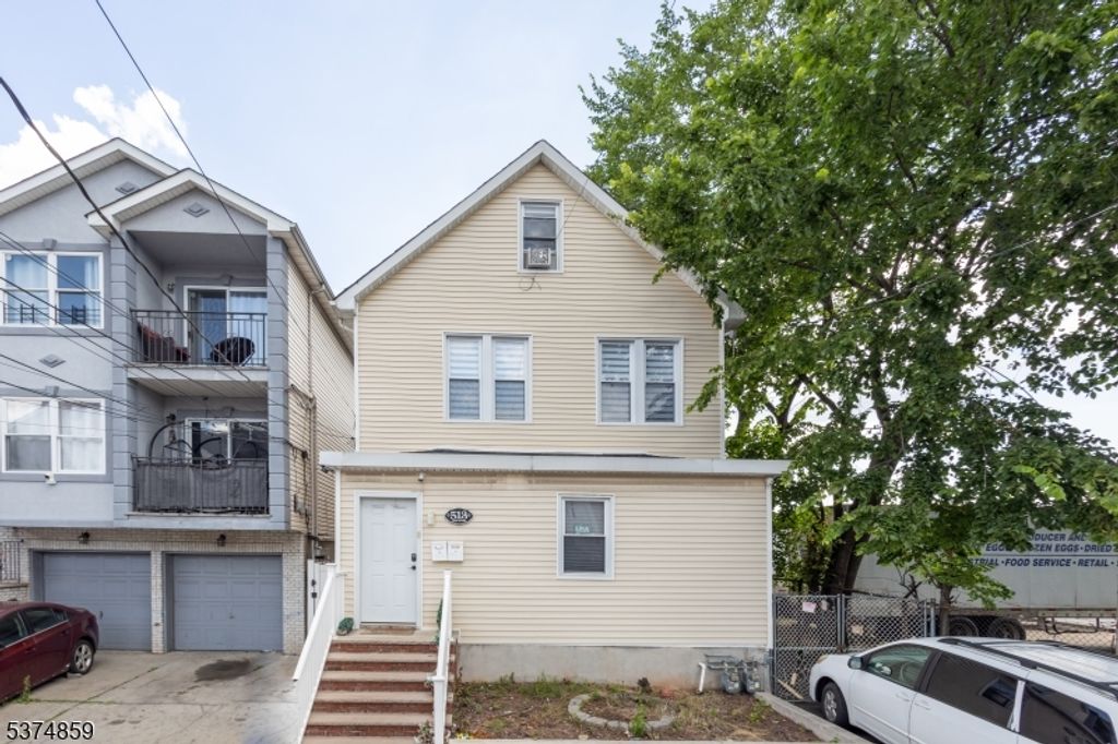 513 Bond St, Elizabeth City, NJ 07206