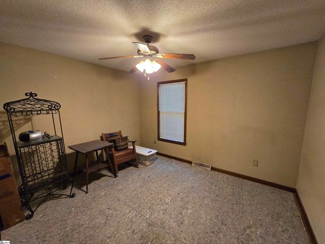 4 Cardinal Drive, Taylors, SC 29687