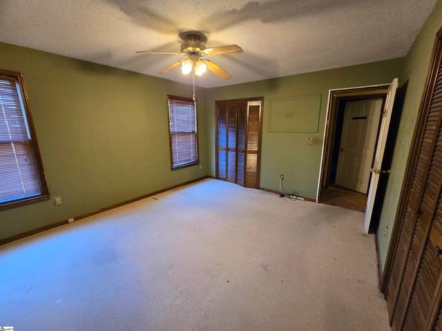 4 Cardinal Drive, Taylors, SC 29687