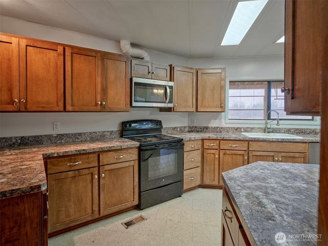 482 Park Road, Winlock, WA 98596